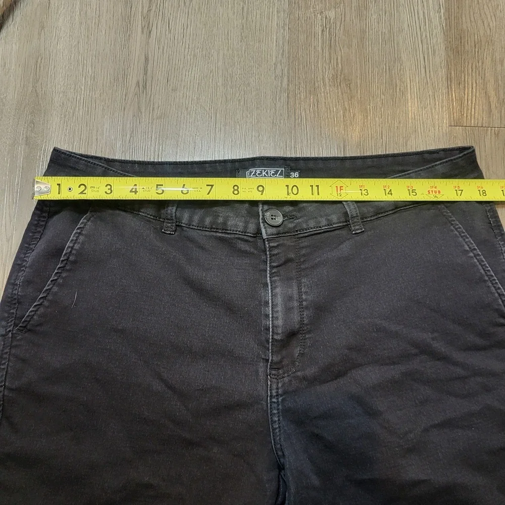 Ezekiel Men's Black Shorts Elastic Size 36 Waist 9